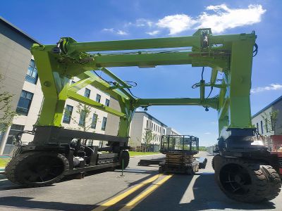 跨運(yùn)車的載重能力有多大,與哪些因素有關(guān)? 跨運(yùn)車的載重能力有多大,與哪些因素有關(guān)?