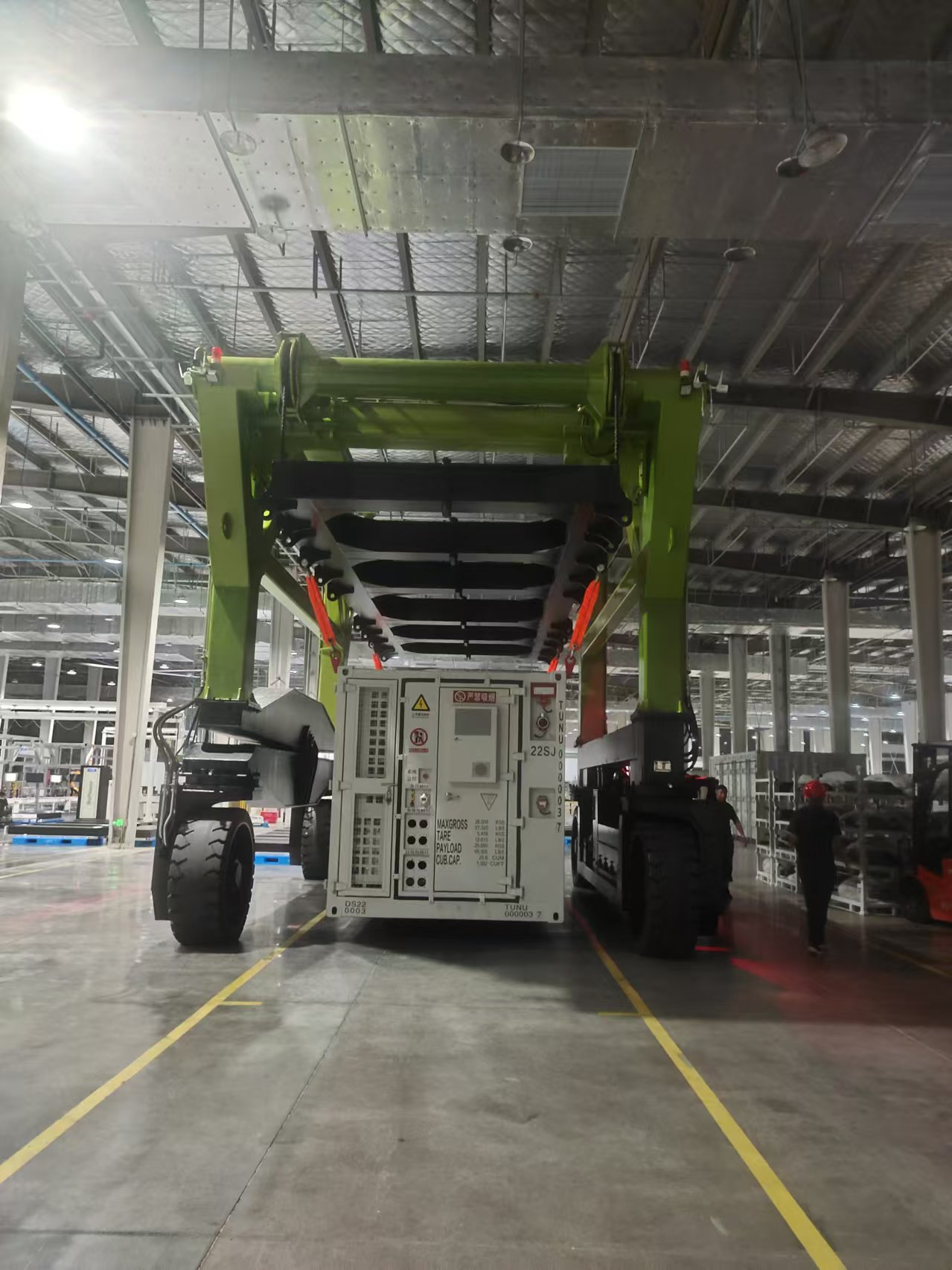 非標(biāo)定制跨運(yùn)車(chē)，具體指哪些方面？